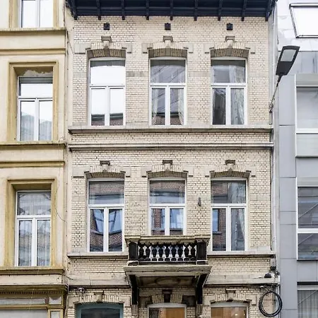 Shway - Le Marnix Apartmán *